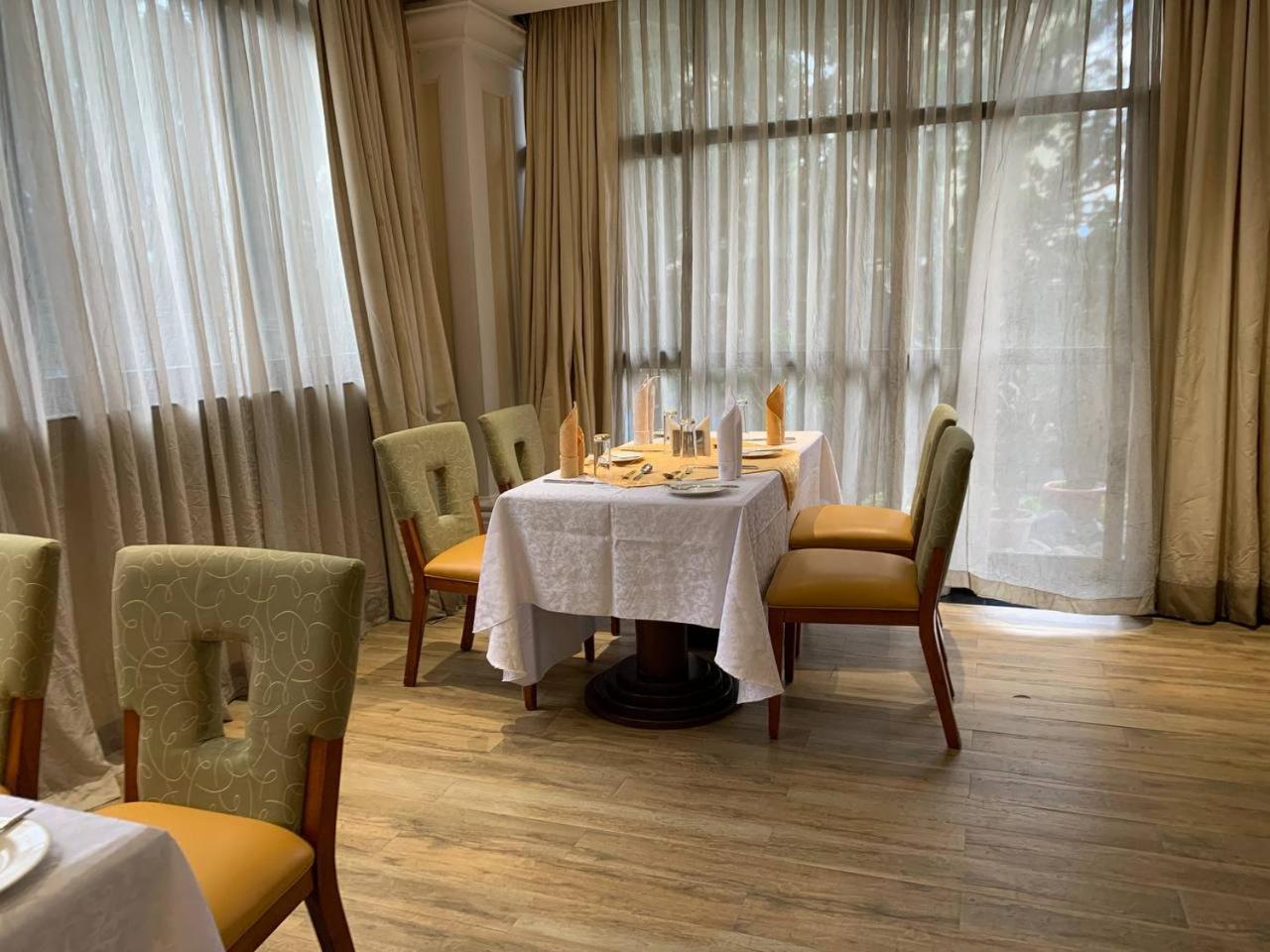 The Hub Hotel Addis Ababa Bagian luar foto